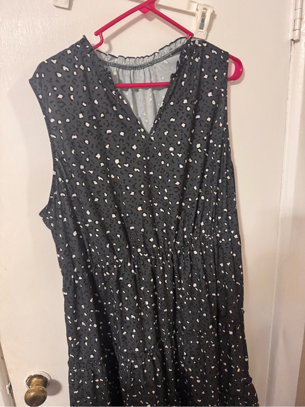 Sleeveless Black Leopard Print V-Neck Dress with White Spots